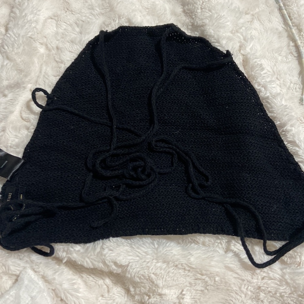 CUTE BACKLESS TOP!!! - Picture 2 of 2